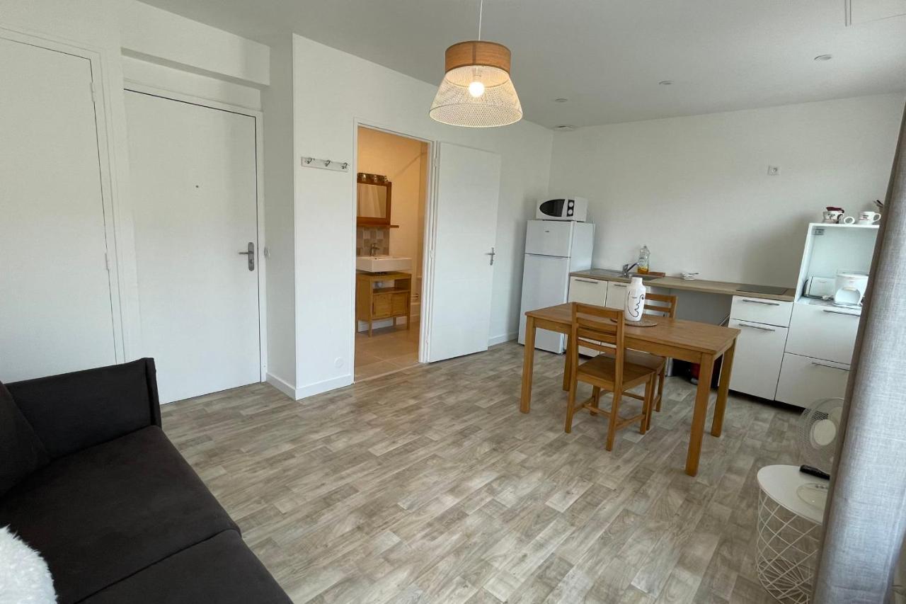 Le Bout Du Lac Studio Renove Avec Balcon Et Vue Sur La Montagne อานซี ภายนอก รูปภาพ